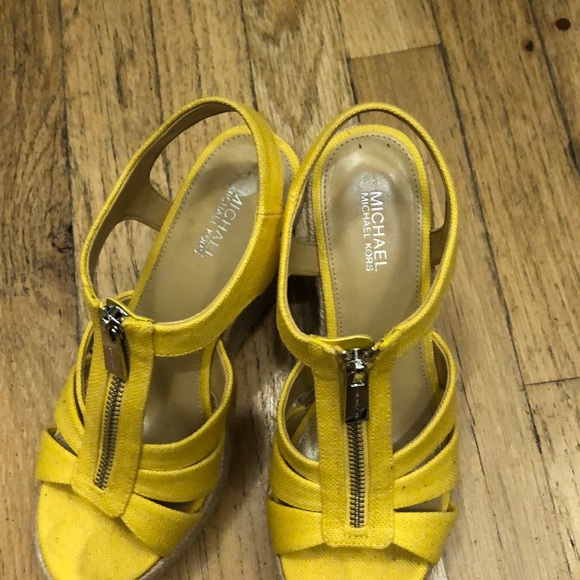 Micheal Kors wedges - Picture 4 of 4